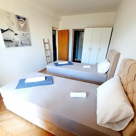 Pansion Drvo Supetar