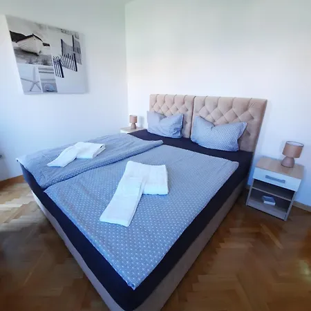 Pansion Drvo Bed & Breakfast 3*