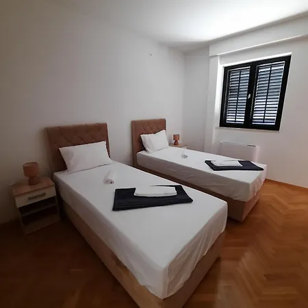 Bed & Breakfast Pansion Drvo 3*