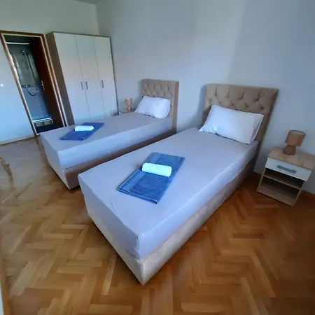 Pansion Drvo Bed & Breakfast Supetar