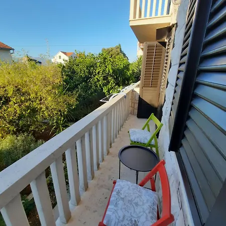 Couette-café Pansion Drvo Supetar