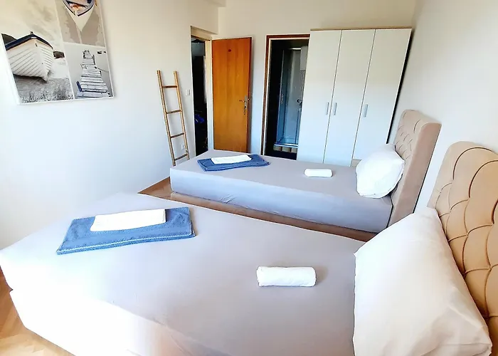 Pansion Drvo Supetar