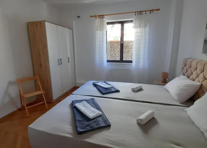 Pansion Drvo Oda ve Kahvaltı Supetar